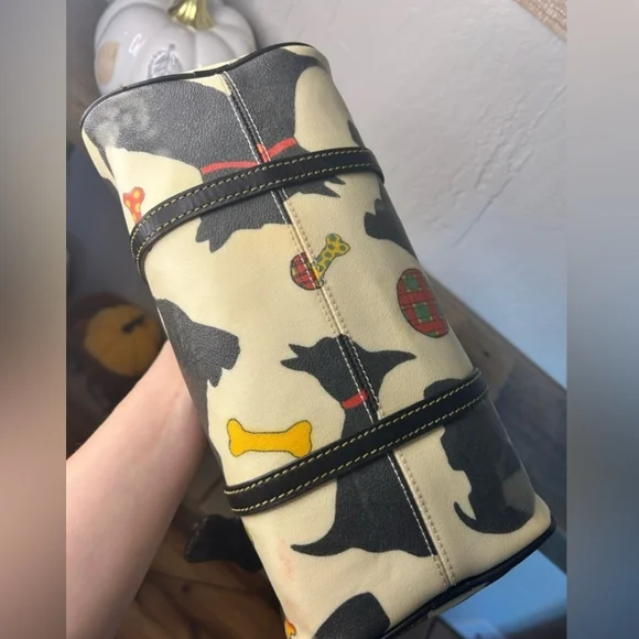 Vintage rare Dog Dooney with charm. Clean plaid interior - Picture 4 of 8